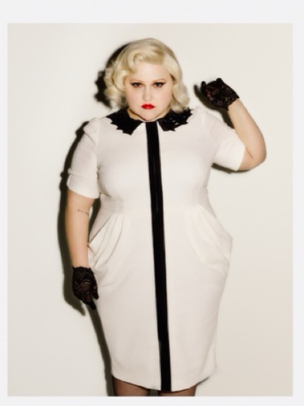 RARE Beth Ditto White Sheath Dress with Black Trim - 26